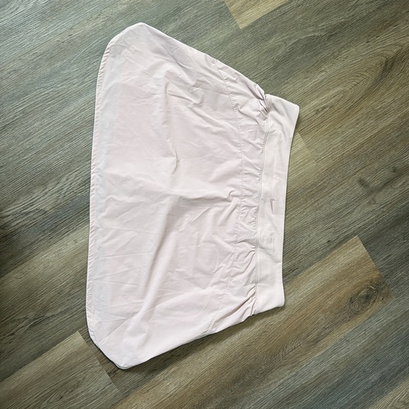 Nike Dri-FIT Bliss Women's Mid-Rise Training Skort - Lavender - Picture 5 of 7